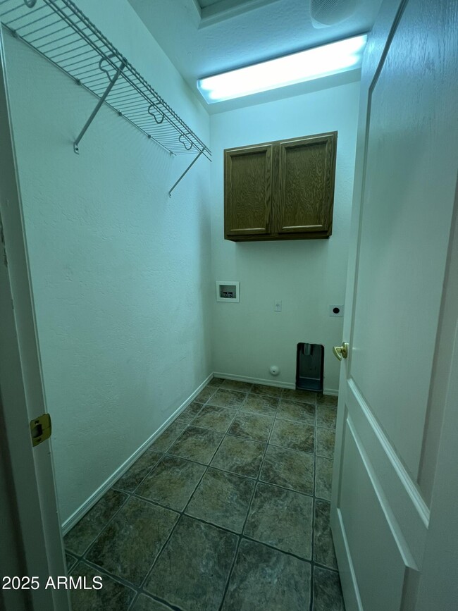 Building Photo - 4872 E Meadow Vista Dr