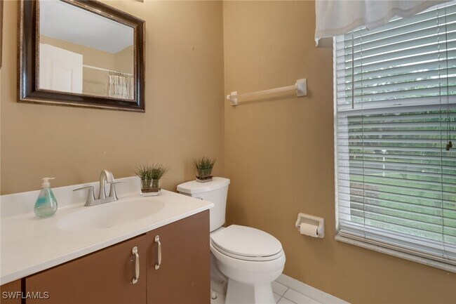 Building Photo - 875 New Waterford Dr