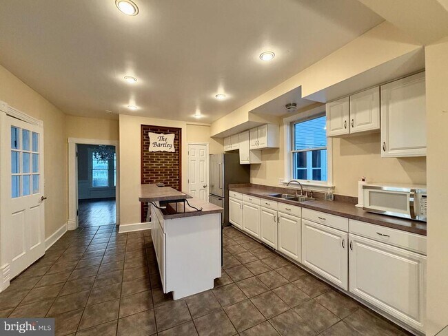 Building Photo - 48600 Deep Cove Ln