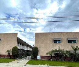 Building Photo - 5716 Sultana Ave