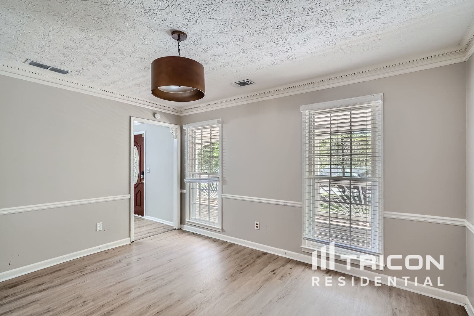 Building Photo - 3321 Manchester Dr SW