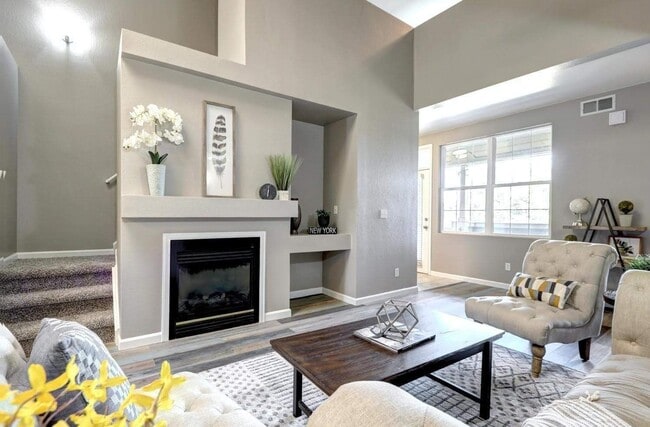 Building Photo - 2850 W Centennial Dr