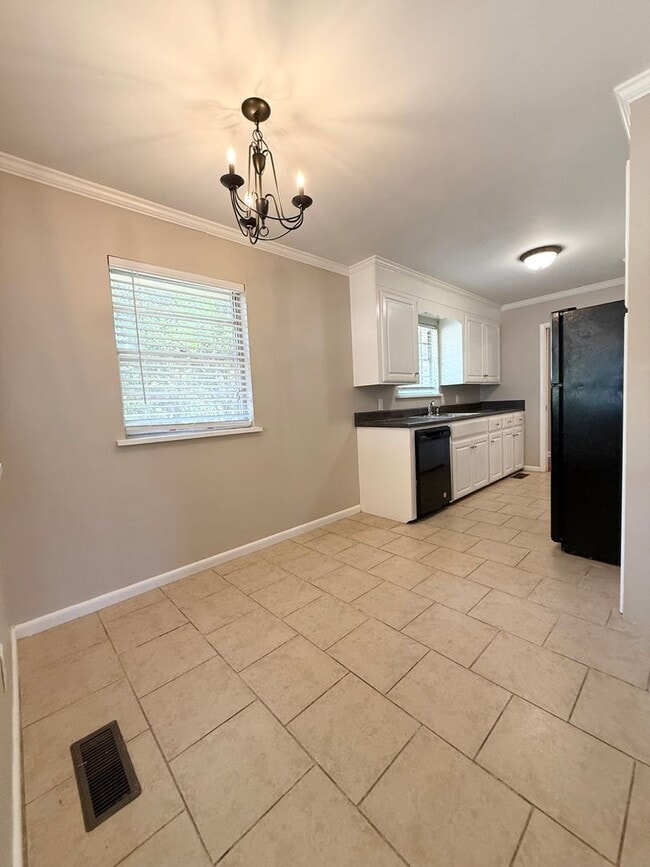 Building Photo - 6604 Granada Dr