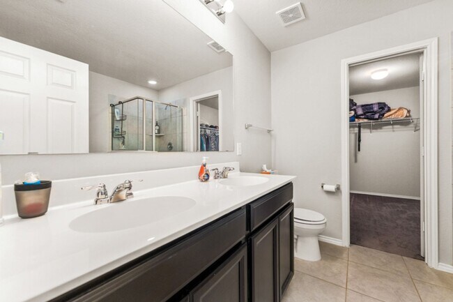 Building Photo - 4 bedroom 3 full bathroom on a large corner lot in Arcadia Ridge- Far West side of SA