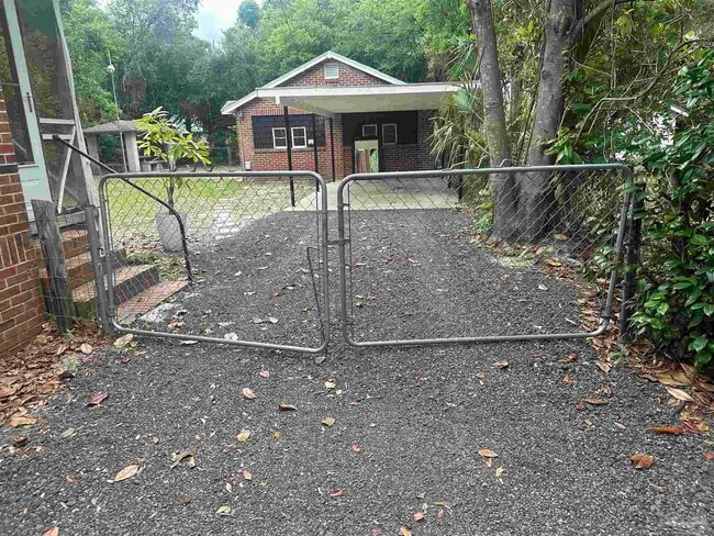 Building Photo - 1414 Wisteria Ave