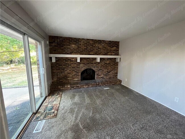 Building Photo - 170 Pinecone Ln