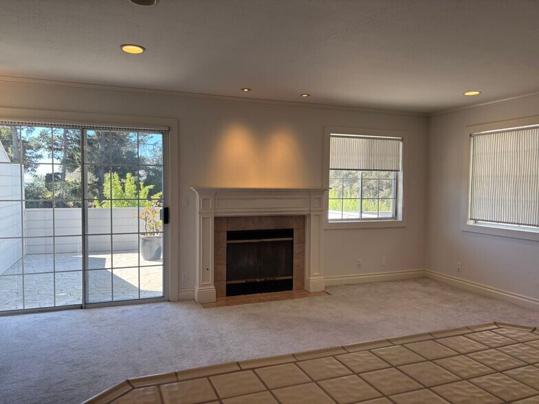 Building Photo - 444 Racquet Landing