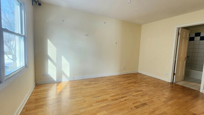 Building Photo - 5 Castlegate Ct