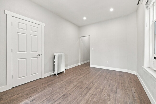 Building Photo - $1,720.95 with $300 off the first month rent, 1 Bed - 1 Bath, Condo in Denver with All Utilities ...