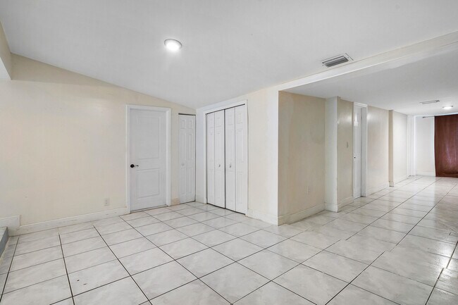 Building Photo - 6130 Edwards Rd