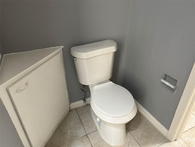 Building Photo - 12011 Carriage Ridge Ct