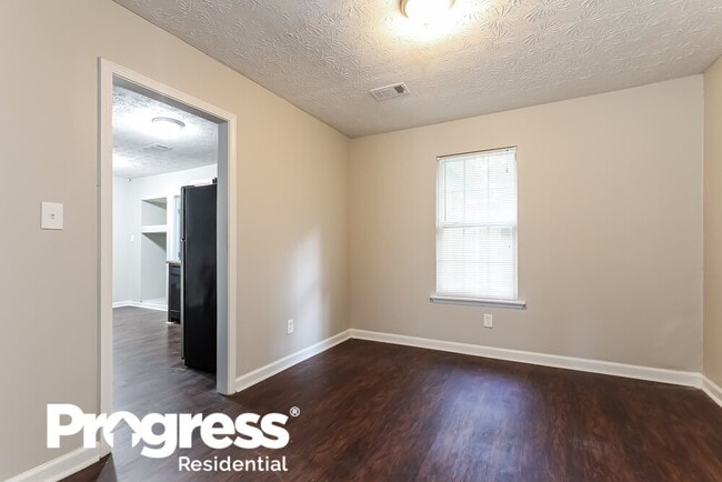 Building Photo - 2585 W Rd