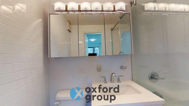 Building Photo - Beekman Place