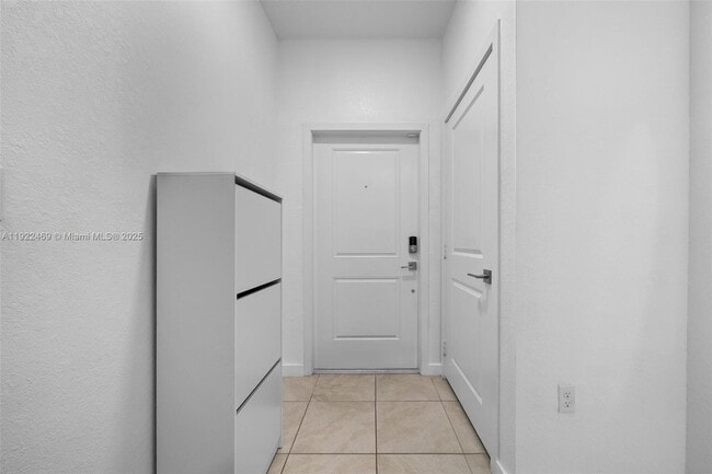 Building Photo - 757 SW 11th St