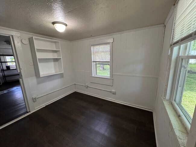 Building Photo - 3 Bedroom 1 Bath House in Columbia!