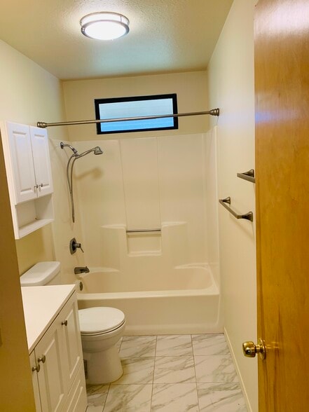 Building Photo - 2751 Palalani St