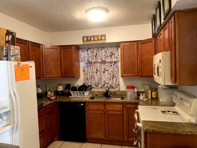 Building Photo - 4134 12th Ave S