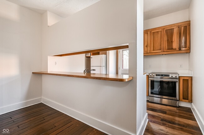 Building Photo - 314 N College Ave