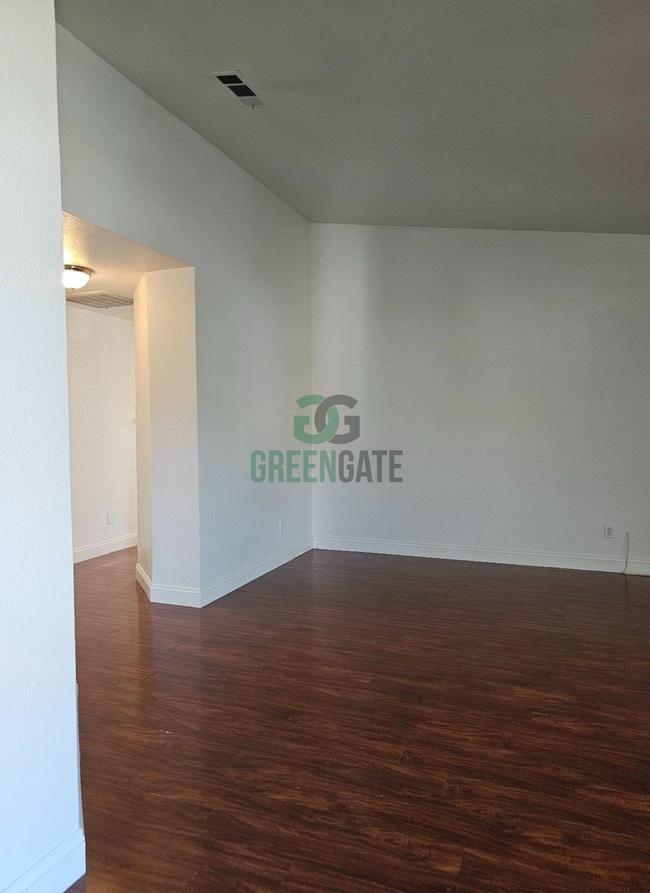 Building Photo - NOW AVAILABLE! Make this spacious 3 bedroo...