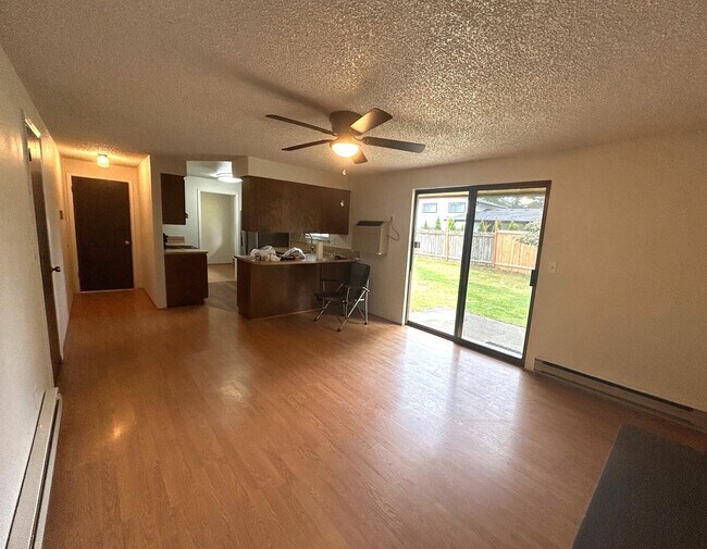 Building Photo - 3 Bedroom 1.5 Bath Rambler