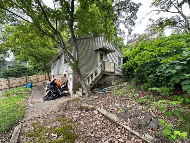 Building Photo - 11 Chase Ave