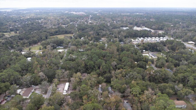 Building Photo - 841 Helen St