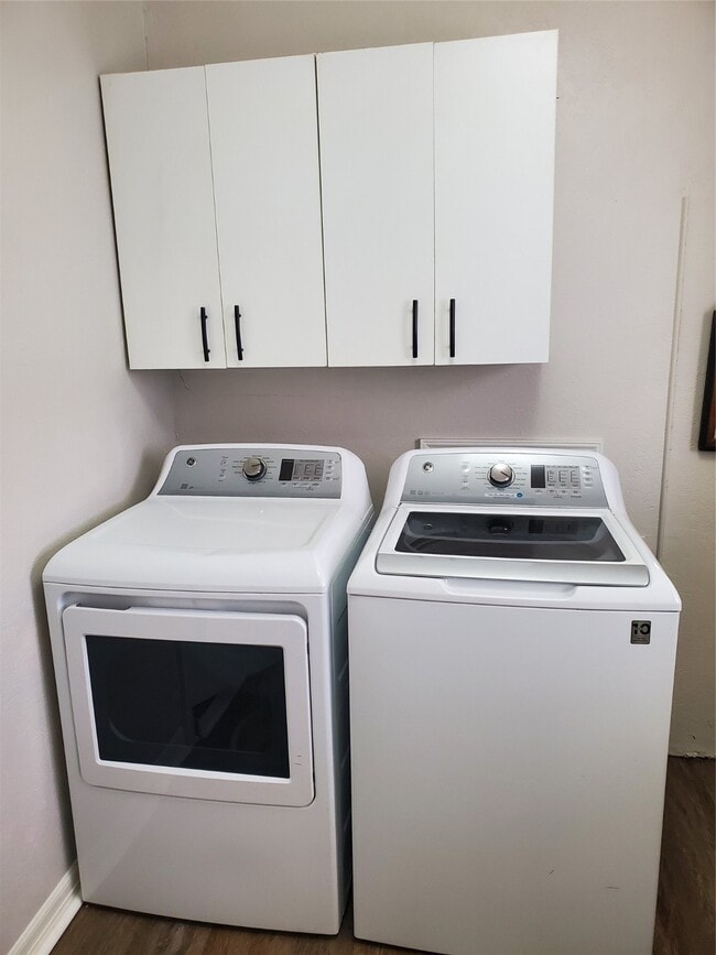 Building Photo - 1205 2nd St