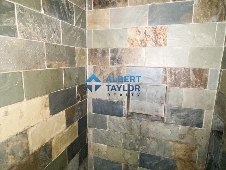 Building Photo - 1 Parker Hill Ter