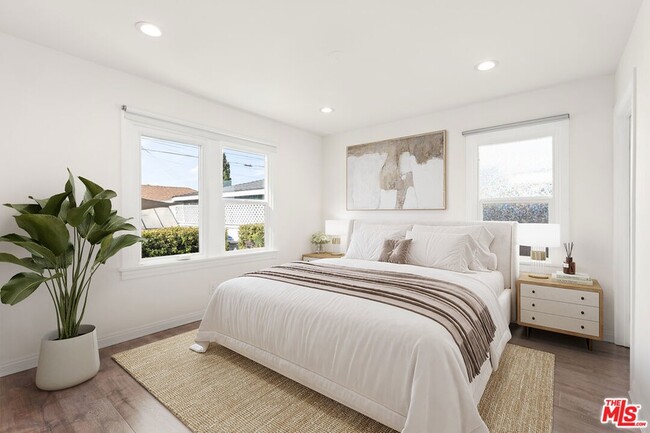 Building Photo - 6531 Arlington Ave