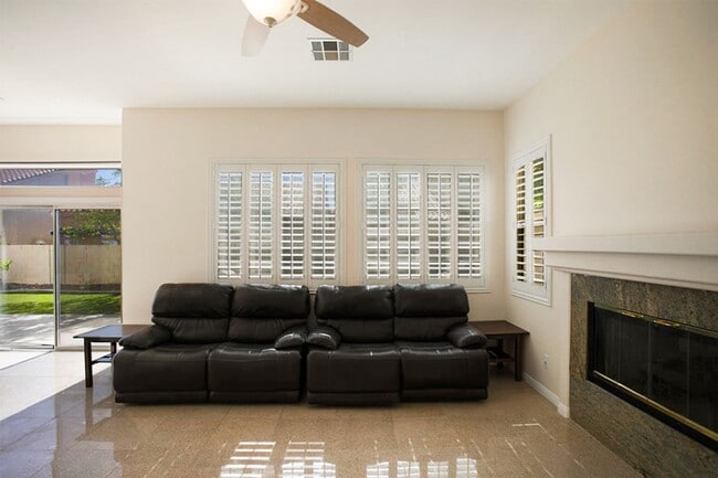 Building Photo - 2120 Waterbury Ln