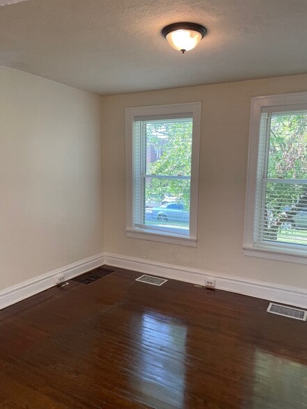 Building Photo - 3640 Keokuk St