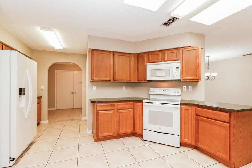 Building Photo - 8553 Bridgewater Dr