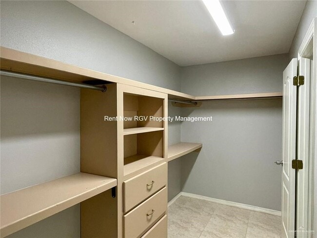 Building Photo - 20 La Vista Ave