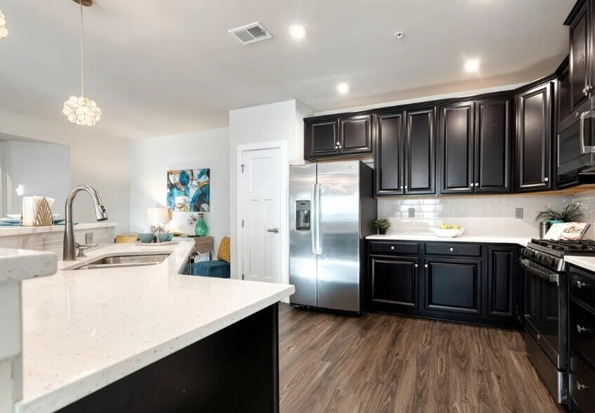 Building Photo - 10020 Ruffian Way