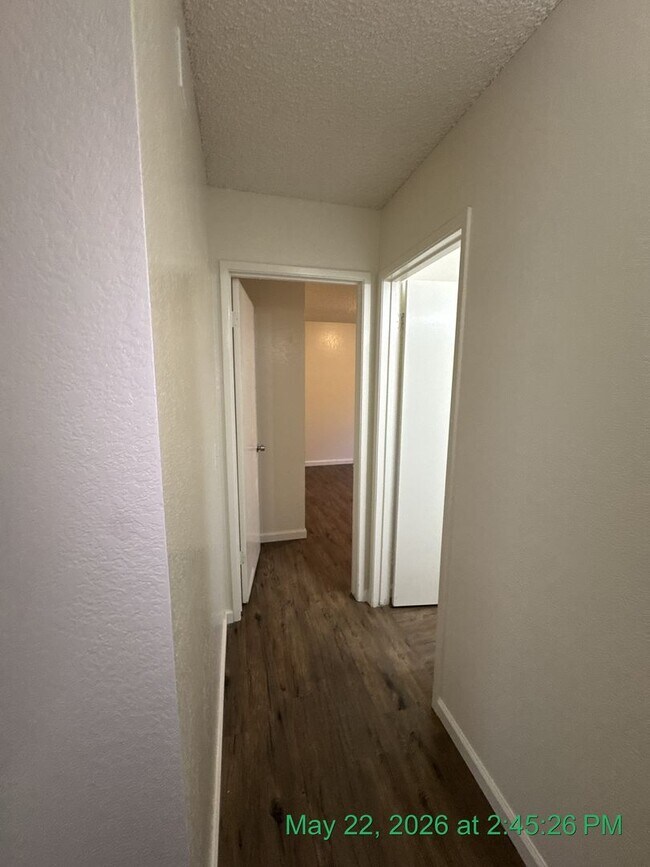 Building Photo - 1566