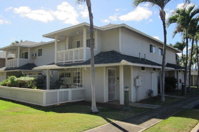 Building Photo - Partially Remodeled 1/1/1 in West Loch Fairways