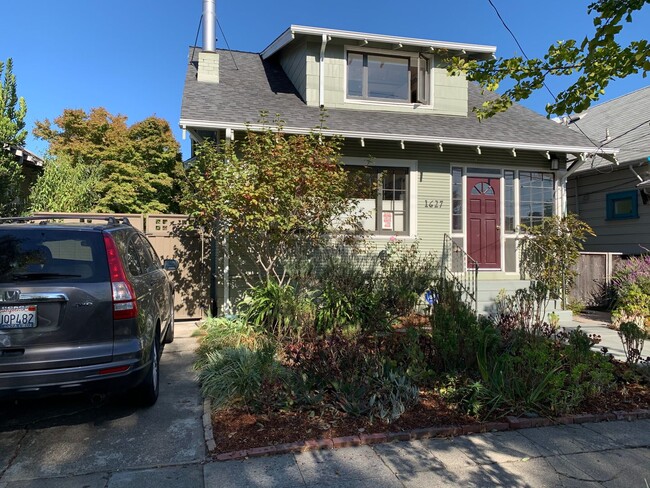 Building Photo - large home in the heart of Berkeley with a...