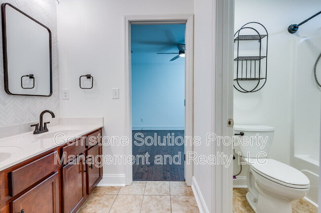 Building Photo - 2605 Paddock Park Dr