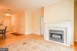 Building Photo - 4950 Brenman Park Dr