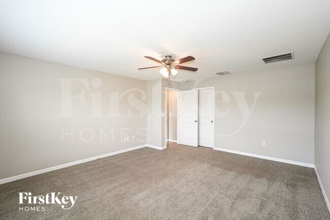 Building Photo - 9747 Sage Creek Dr