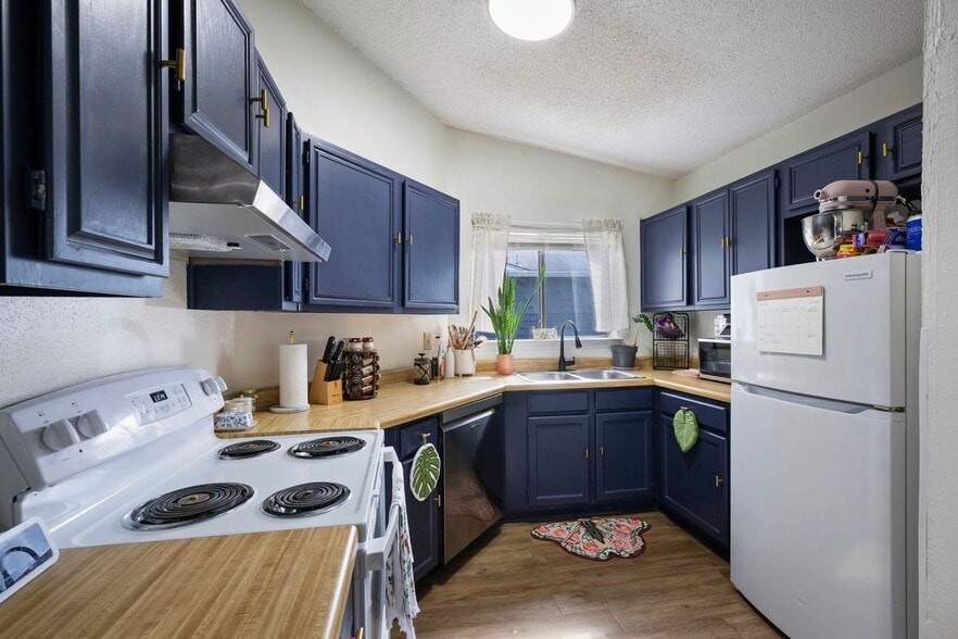 Building Photo - 8317 Forest Ridge Dr