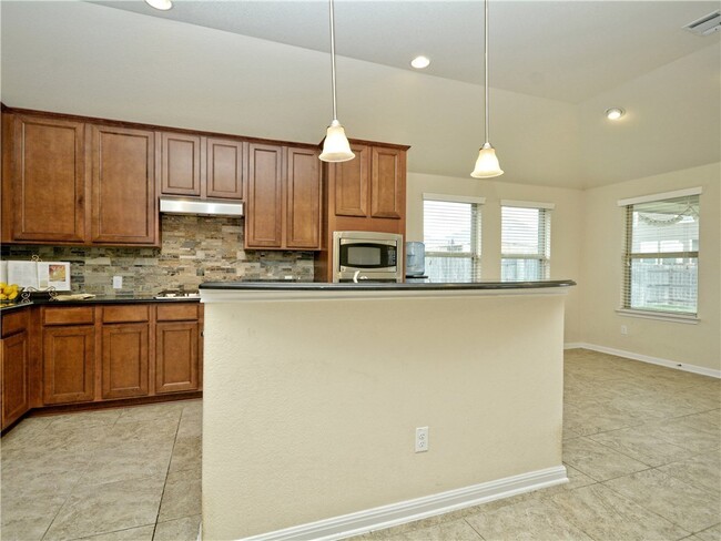 Building Photo - Excellent one story home available in Falc...