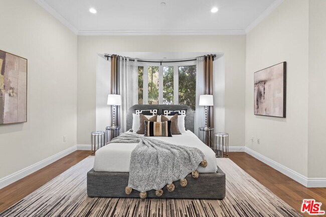 Building Photo - 4848 Wilshire Blvd