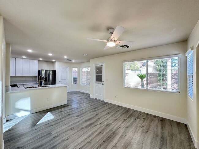 Building Photo - Centennial Heights