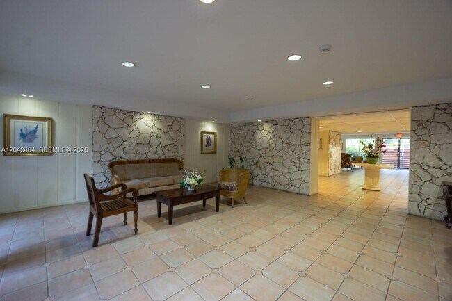Building Photo - 1205 Mariposa Ave