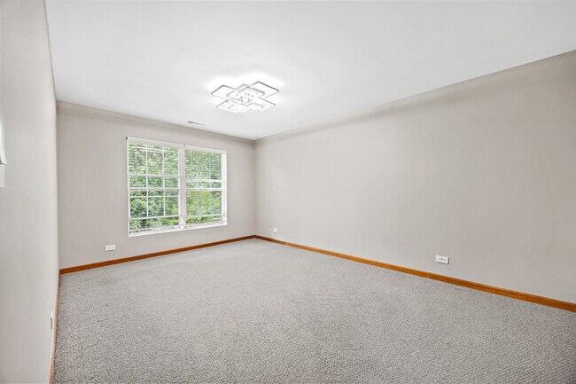 Building Photo - 5S560 Paxton Dr