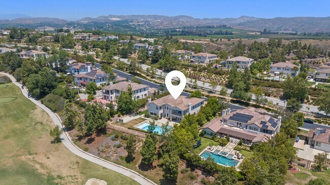 Building Photo - Exquisite Luxury Living in the Moorpark Co...