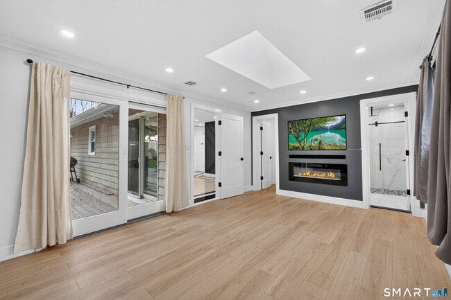 Building Photo - 6 Brighton St