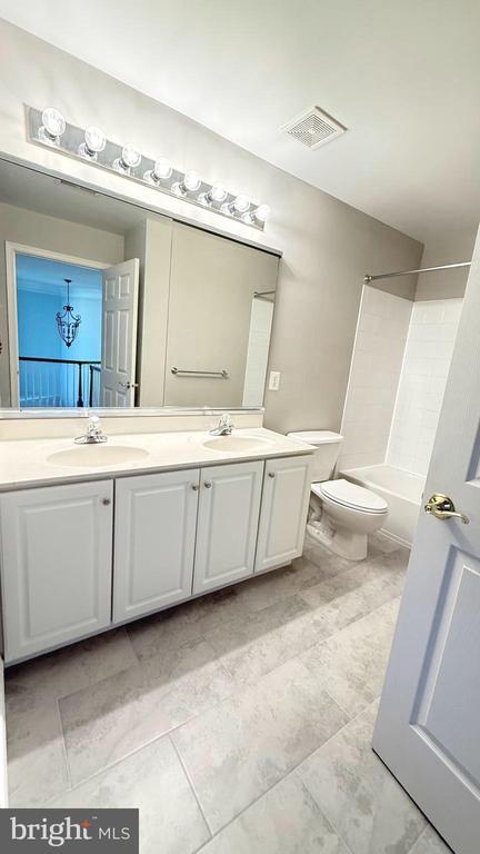 Building Photo - 19913 Naples Lakes Terrace