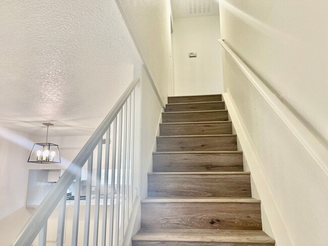 Building Photo - Fully Renovated 3-Bedroom Townhome in Gate...